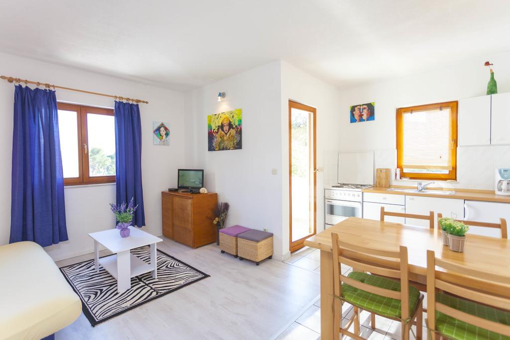 Meri Apartments - Puharic Makarska Habitación foto