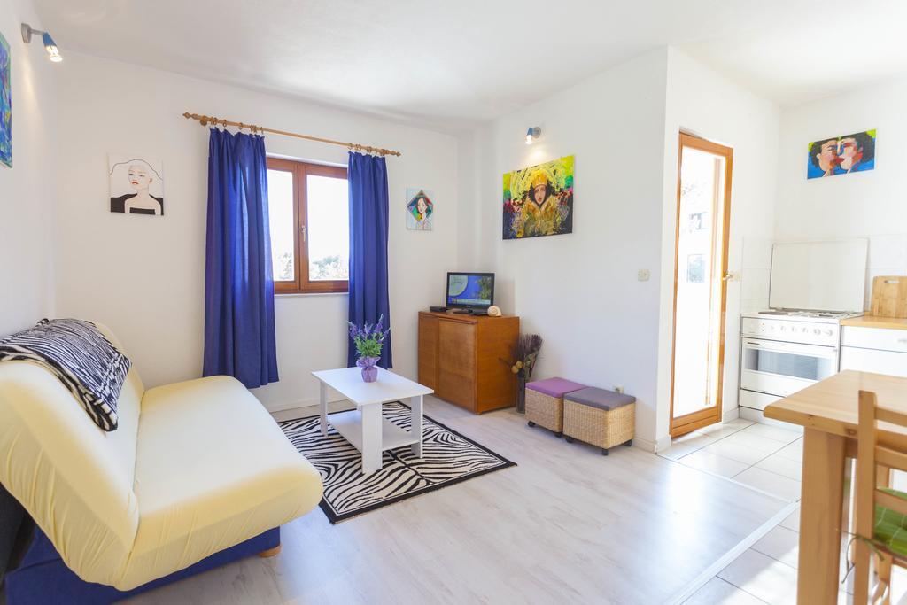 Meri Apartments - Puharic Makarska Habitación foto
