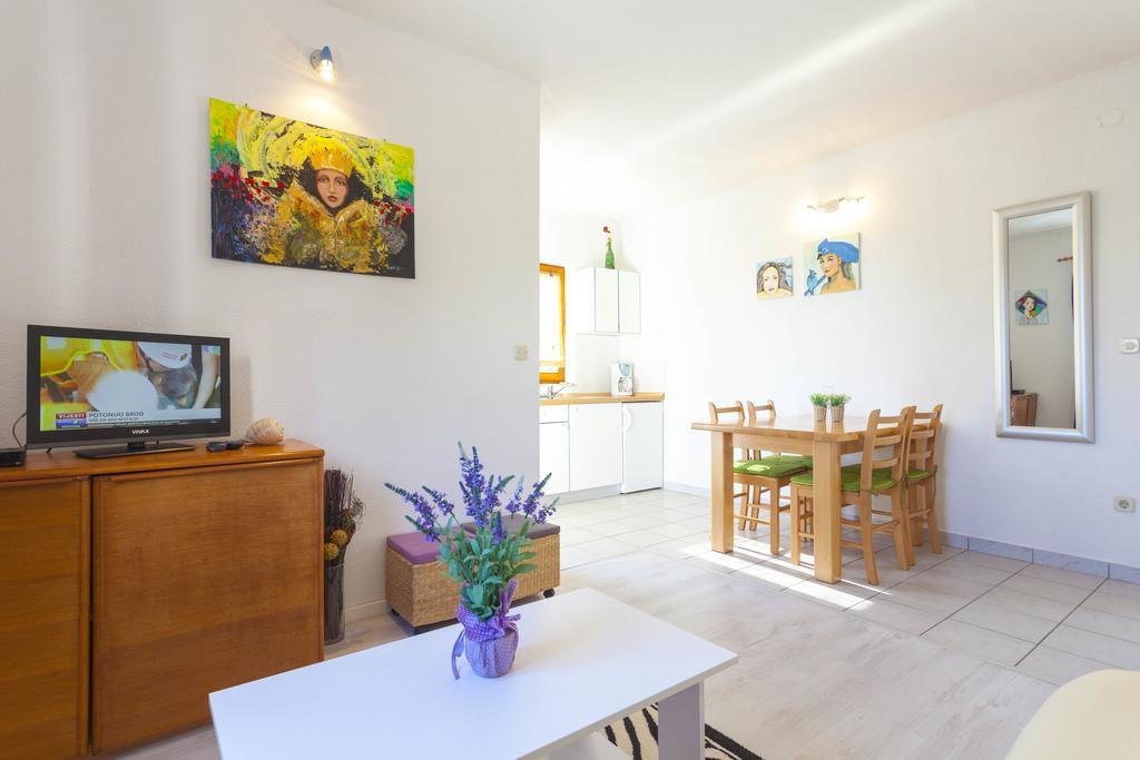 Meri Apartments - Puharic Makarska Habitación foto