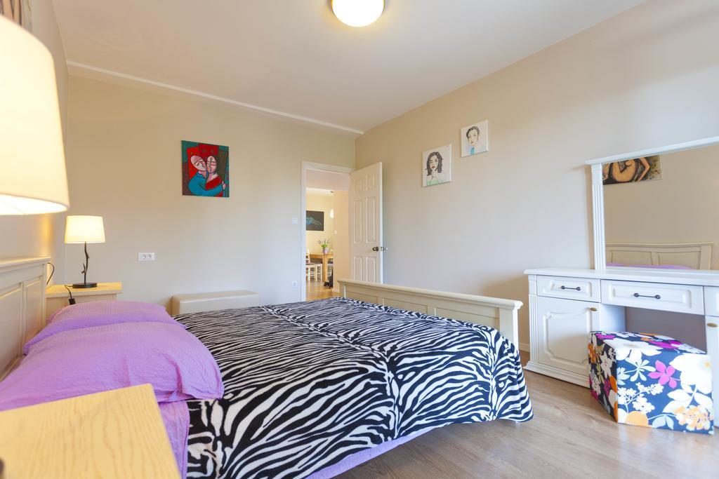 Meri Apartments - Puharic Makarska Habitación foto